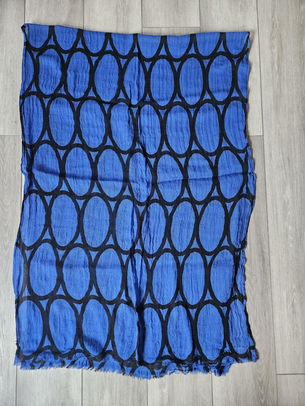 Source Unknown Blue and Black Oval Pattern Scarf